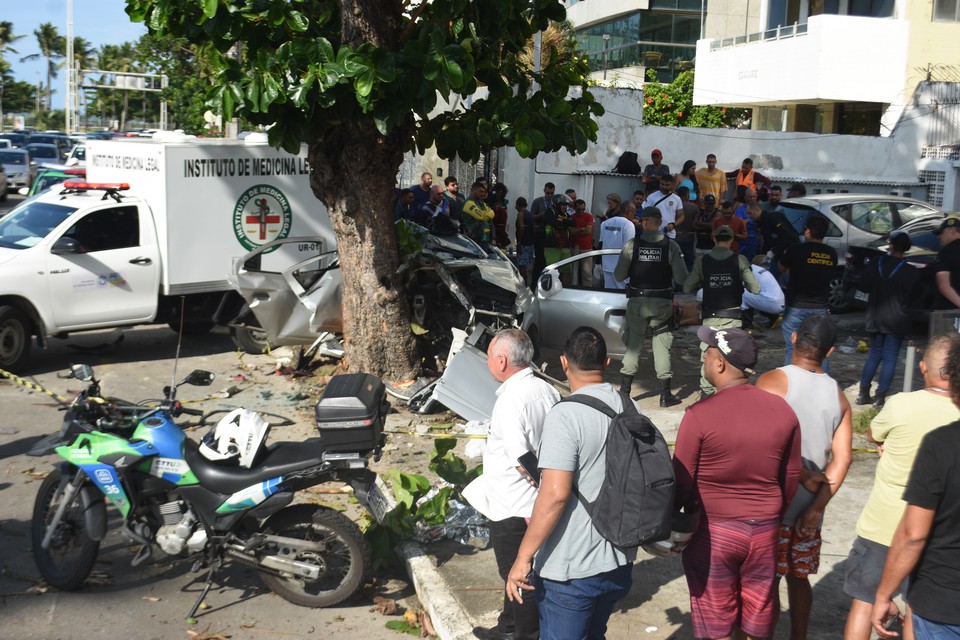 Morre Sexta V Tima De Colis O Entre Carro E Rvore Na Av Boa Viagem