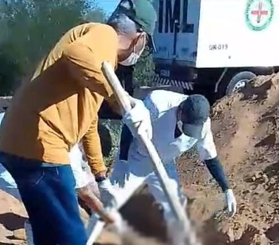 Corpos De Jovens S O Achados Em Cova Rasa E Pol Cia Investiga Duplo