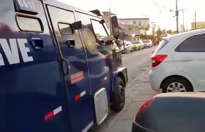 Tentativa De Assalto A Carro Forte Deixa Assaltante Vigilante E