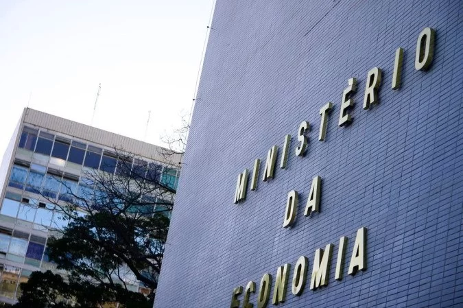 Governo Bloqueia R Bi No Or Amento Para Atender Reajuste De