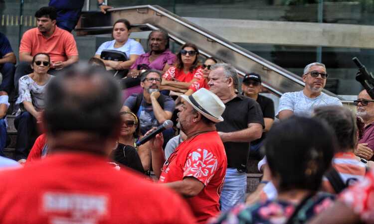 Servidores P Blicos Fazem Protesto Na Frente Da Assembleia Legislativa