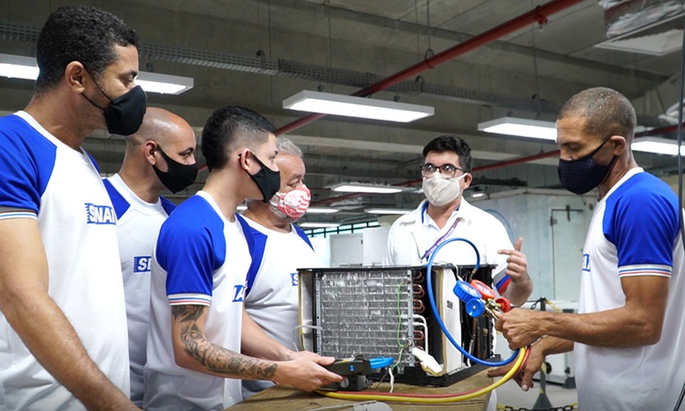 No total, so 175 vagas gratuitas para qualificao profissional, que sero ministradas pela equipe do SENAI Petrolina no ms de julho (Foto: Divulgao)