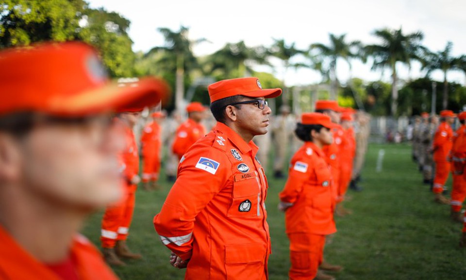 Bombeiros foram aprovados na 1 etapa do concurso (Foto: Hesodo Ges/Secom)