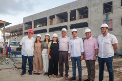 Obras do Hospital da Criana do recife so vistoriadas pelo ministro Alexandre Padilha (Foto: Ruan Pablo/DP Foto)