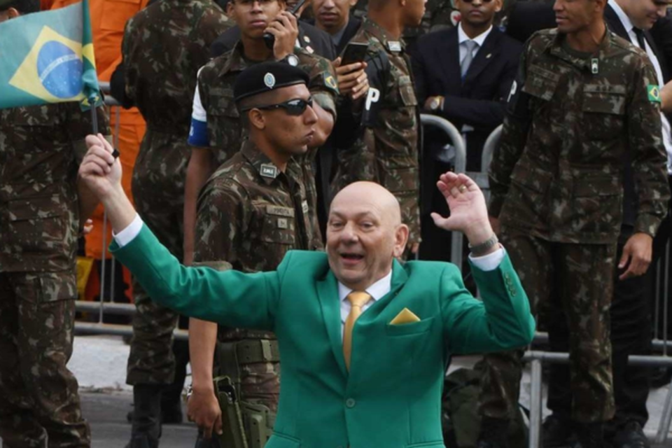 Desfile 7 de Setembro, com o Presidente Jair Bolsonaro e manifestao com apoio dos seus Eleitores (Crdito: Ed Alves/CB
)