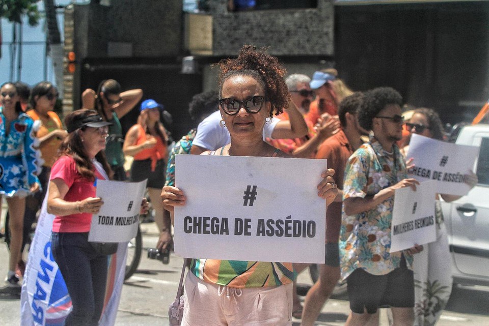 Mulheres exigiram fim da violncia de gnero (Foto: Romulo Chico/DP)