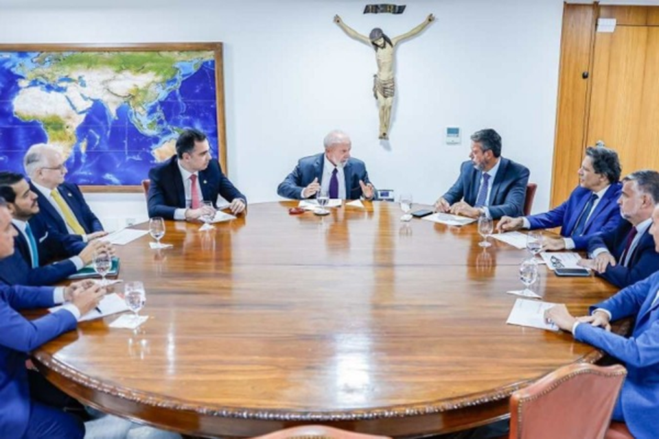 Lula se reuniu com ministros; os presidentes do Senado, Rodrigo Pacheco, e da Cmara, Arthur Lira; e o ministro Edson Fachin, do Supremo (Crdito: Ricardo Stuckert / PR)