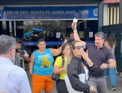 Deolane Bezerra vai ao frum assinar documentos; fs reagem: Te amo, loiro  (Foto: Reproduo/Redes sociais)