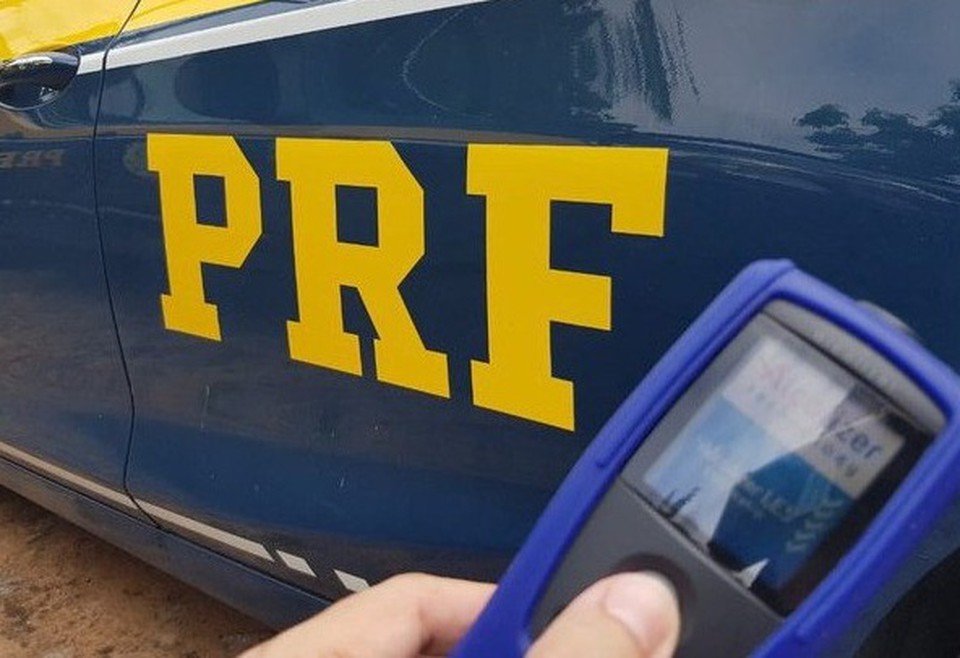 PRF constatou excesso de lcool em motorista  (Foto: PRF )