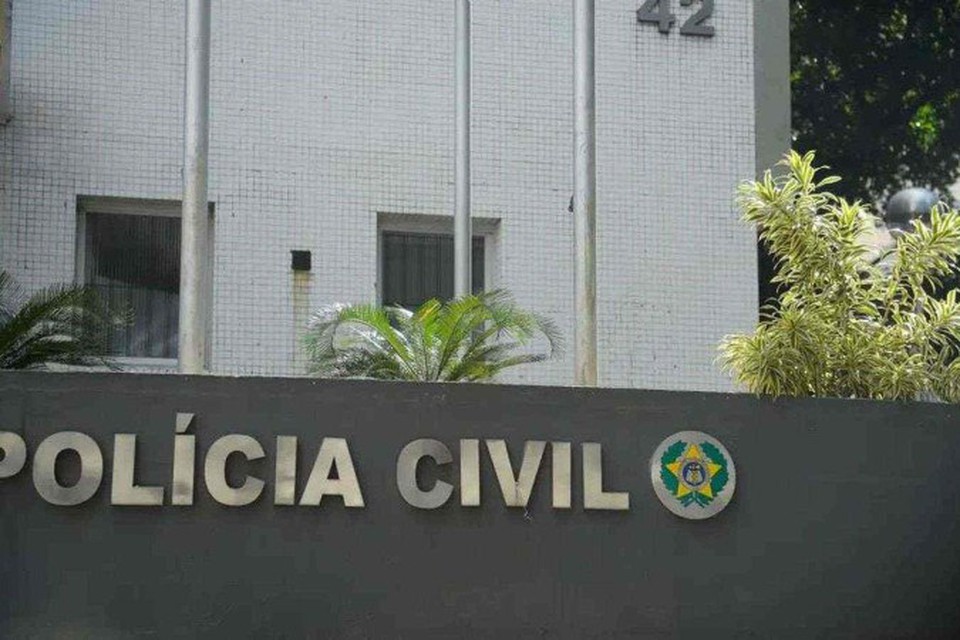 
Policiais civis cumprem 44 mandados de busca e apreenso, bloqueio de contas correntes e ativos financeiros de 84 investigados (foto: Tomaz Silva/Agncia Brasil)