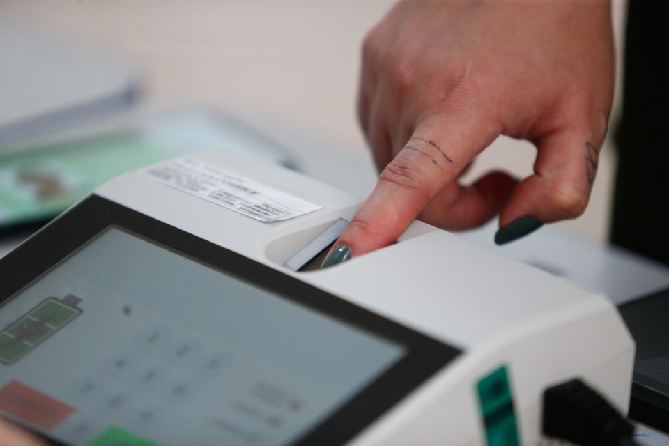 
Mais de 155 milhes de eleitores estavam aptos a votar  (foto: Paulo Pinto/Agncia Brasil)