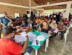 Caravana das Juventudes realiza emisso de documentos e orienta sobre programas de empregos (Foto: Luana Guedes/SCJ-PE)