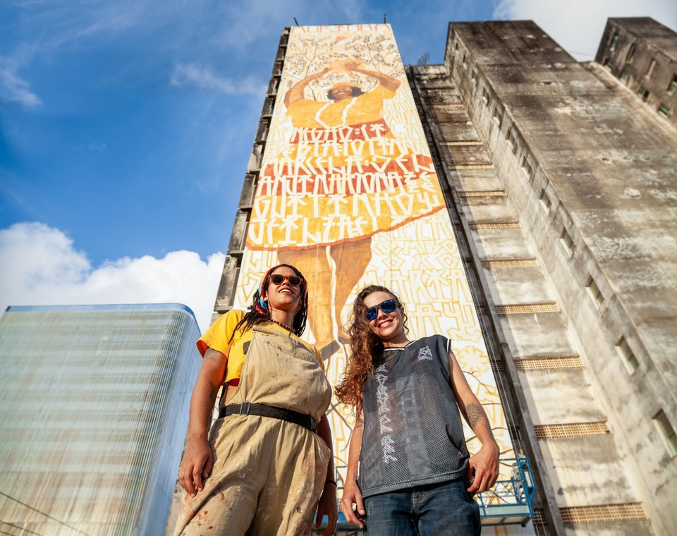 Artistas fizeram megapainel para homenagear Aurinha do Coco  (Foto: Prefeitura do Recife/Divulgao )