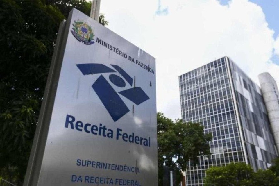 
A Receita Federal vai realizar o leilo de mercadorias e veculos apreendidos ou abandonados no dia 29 de fevereiro (foto: Marcelo Camargo/Agncia Brasil)