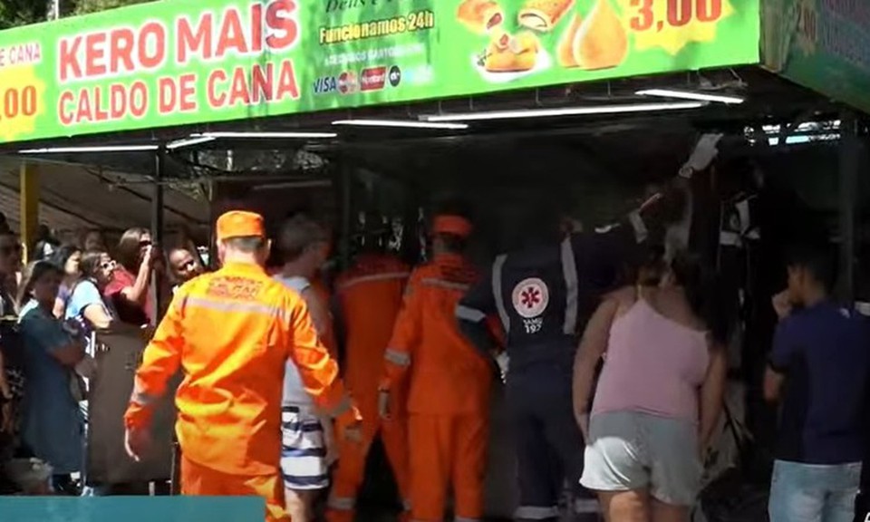 A vtima de 29 anos, que no teve o nome divulgado oficialmente, ficou com a mo presa no equipamento (Foto: Reproduo/TV Guararapes)