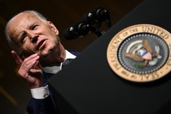 Biden diz no estar confiante de transio pacfica se Trump perder eleio (foto: Brendan SMIALOWSKI / AFP)