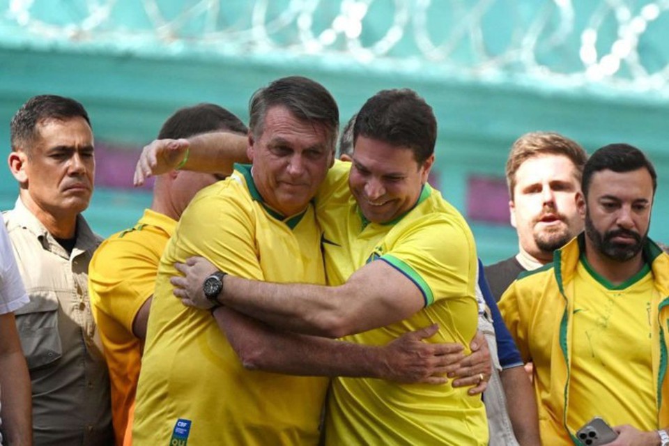 
Bolsonaro em apoio  candidatura de Ramagem  Prefeitura do Rio em evento em julho. Ambos so alvos na investigao do esquema da Abin Paralela (foto: Mauro Pimentel/AFP)