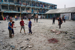 UE pede investiga��o independente a ataque de Israel  a escola em Gaza (Cr�dito: BASHAR TALEB / AFP)