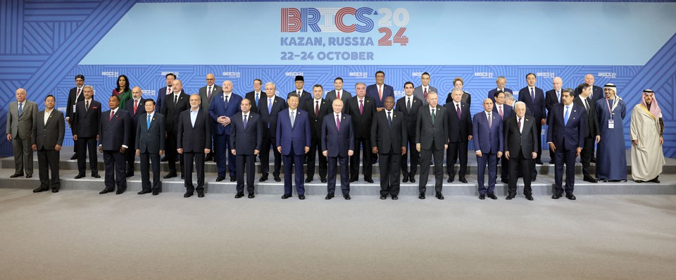 Representantes de 36 pases se reuniram na cpula ampliada do Brics  (foto: Thaer GHANAIM / PPO / AFP)