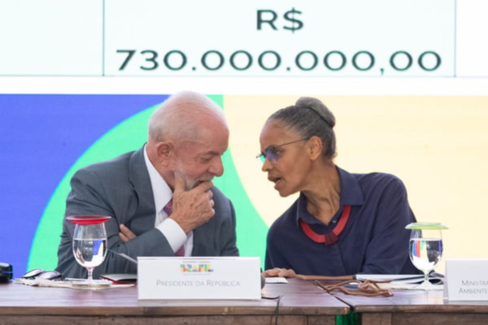 Imagem colorida do presidente Lula com a ministra Marina Silva (Crdito: Hugo Barreto/Metrpoles @hugobarretophoto)