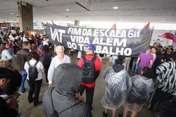 Protestos contra escala 61 tomam as ruas do pas no feriado (Foto: VINCIUS SCHMIDT/METRPOLES)