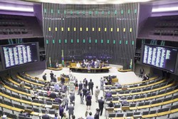 

Foram 262 votos contrrios e 136 a favor da emenda