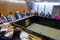 Deputados propem obrigar organizadores de shows a fornecerem gua de graa em Pernambuco (Foto: Jarbas Arajo)