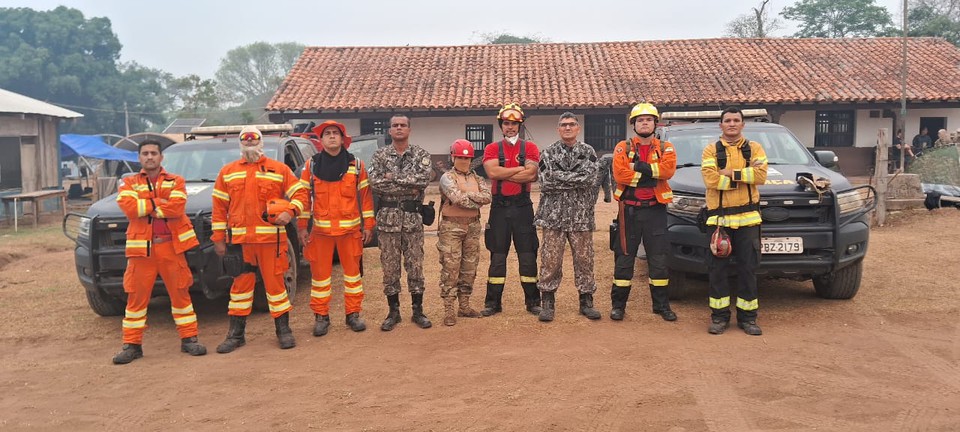 Bombeiros pernambucanos atuaram na Bolvia  (Foto: SDS-PE)