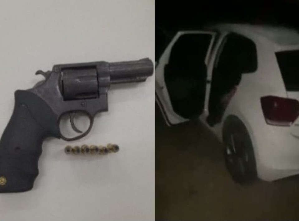 Arma e carro foram encontrados com suspeitos de roiubos (Foto: PM/Divulgao)
