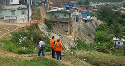 Ministrio Pblico inspeciona reas de risco aps denncias de desapropriaes irregulares, no Recife (Foto: Reproduo/MPPE)