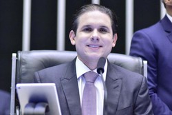 PT, PL, PP, Republicanos, Podemos e MDB oficializaram apoio  candidatura de Hugo Motta  presidncia da Cmara dos Deputados