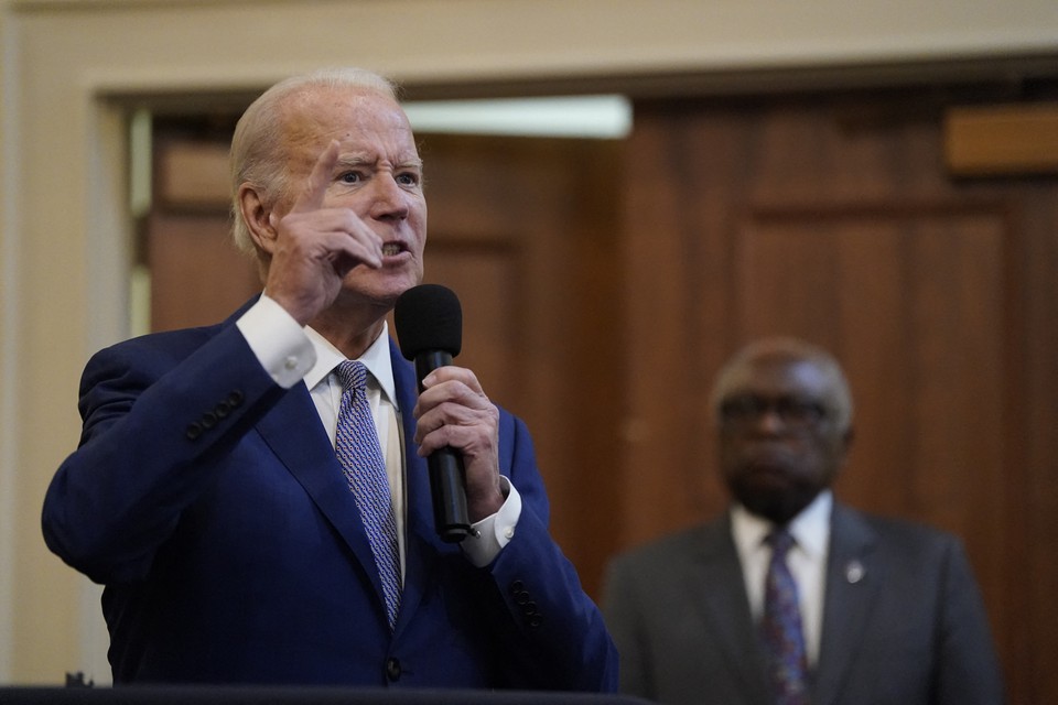 ''Vamos responder'', disse Biden durante uma visita ao estado da Carolina do Sul (Crditos: KENT NISHIMURA / AFP)