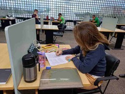 Concurseira estuda para provas na Biblioteca Nacional, na Esplanada dos Ministrios 