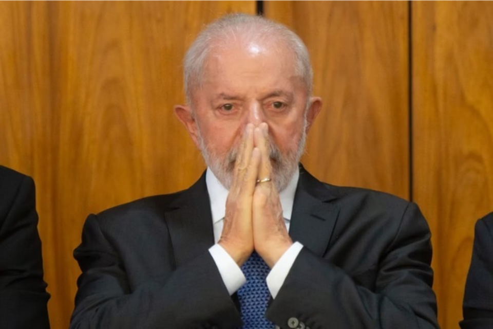 Numa lista de sete categorias de ferimento superficial a que Lula sofreu  considerado trs (Crdito: Igor Estrela / Metrpoles)