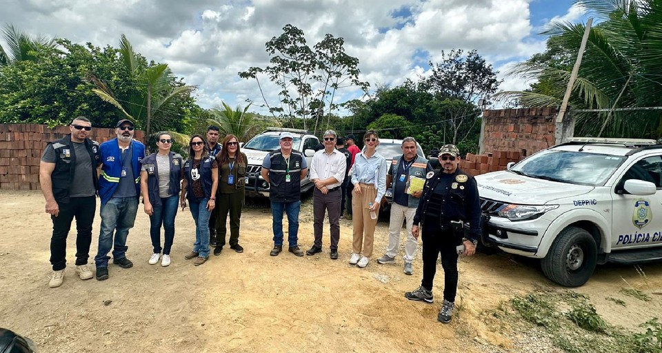 
Entre as prticas criminosas estavam desmatamentos, construes irregulares em loteamento clandestino e desvio do curso de um rio em reas de preservao permanente (Foto: MPPE)