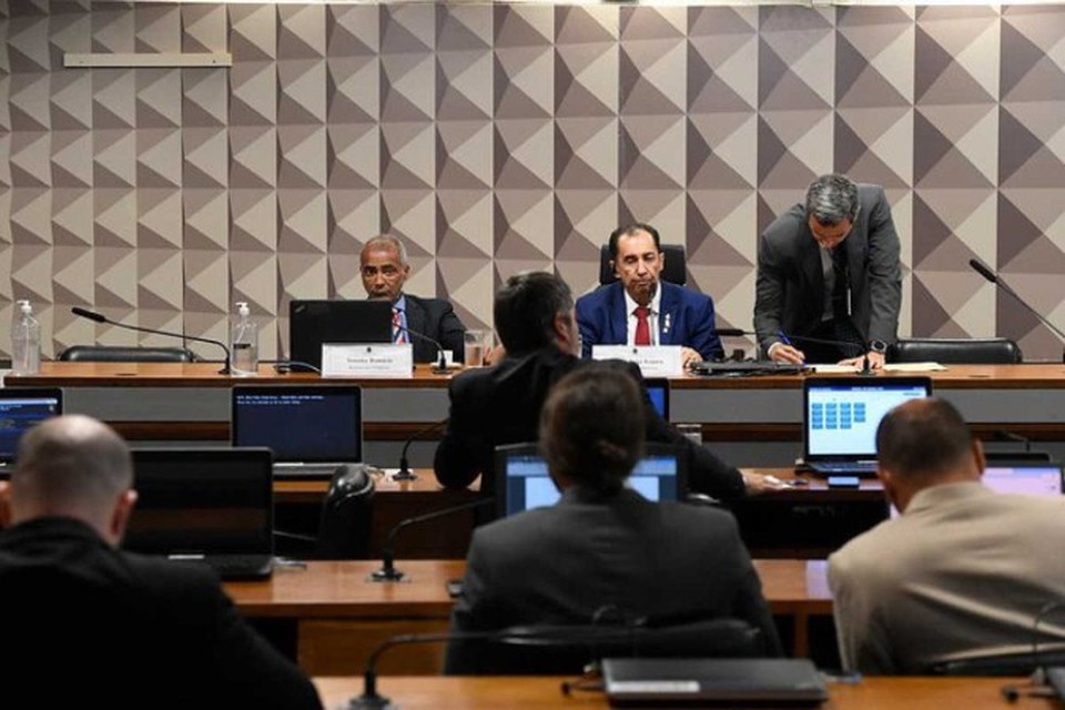 
O colegiado ouve dois depoimentos nesta tera, o da presidente do clube de futebol Santa Maria, do Distrito Federal, e o do empresrio de atletas William Rogatto  (foto: Jefferson Rudy/Agncia Senado)