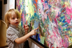 Laurent Schwarz, o mini Picasso alemo de apenas 3 anos (foto: Michaela STACHE / AFP)