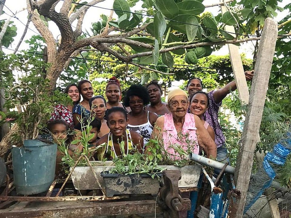 Entre os moradores esto grupos vulnerabilizados como crianas, idosos, mulheres grvidas e pessoas com deficincia (Foto: Reproduo/Defensoria Pblica de Pernambuco)