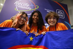  Recife no Mundo: alunos da rede pblica municipal partem para intercmbio no exterior  (Foto: Prefeitura do Recife)
