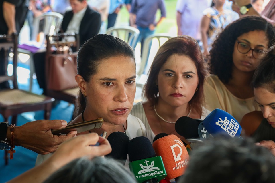 Governadora Raquel Lyra (PSDB) em entrevista coletiva  Imprensa  (Foto: Ruan Pablo/DP)