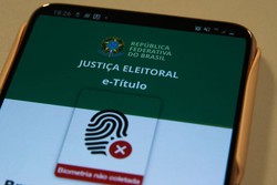 Aplicativo e-ttulo apresenta instabilidade durante justificativa de voto (Foto: Marcello Casal Jr./Agncia Brasil)