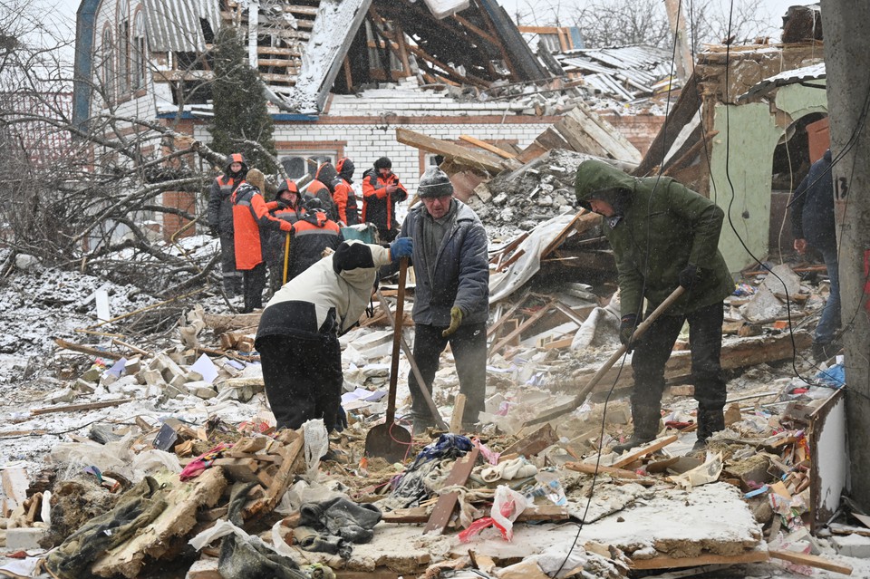 Bombardeio em Zmiiv, Kharkiv (SERGEY BOBOK / AFP
)