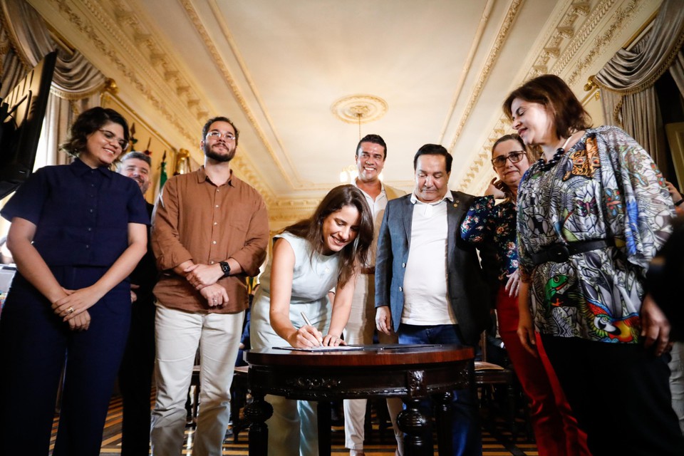 A governadora Raquel Lyra (PSDB) anunciou edital de licitao para creches do Juntos pela Educao (Hesodo Ges/Secom)