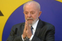 Lula exaltou o legado do xilogravurista e lembrou que presenteou o Papa Francisco com uma obra dele 
