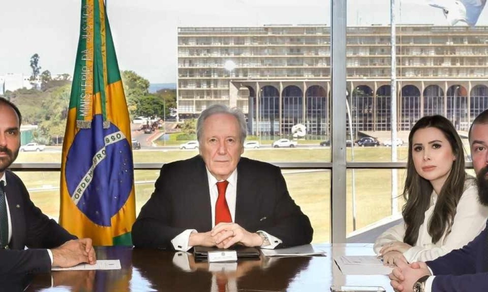 O deputado federal Eduardo Bolsonaro afirmou que o encontro com o Ministro da Justia, Ricardo Lewandowski, serviu para distensionar (Crdito: Jamile Ferraris/MJSP)