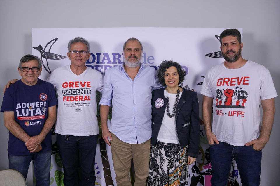 Em entrevista ao Diario de Pernambuco, integrantes do Comando-geral de greve da UFPE explicaram esse momento delicado nas negociaes.
 (Foto: Rafael Vieira/DP)