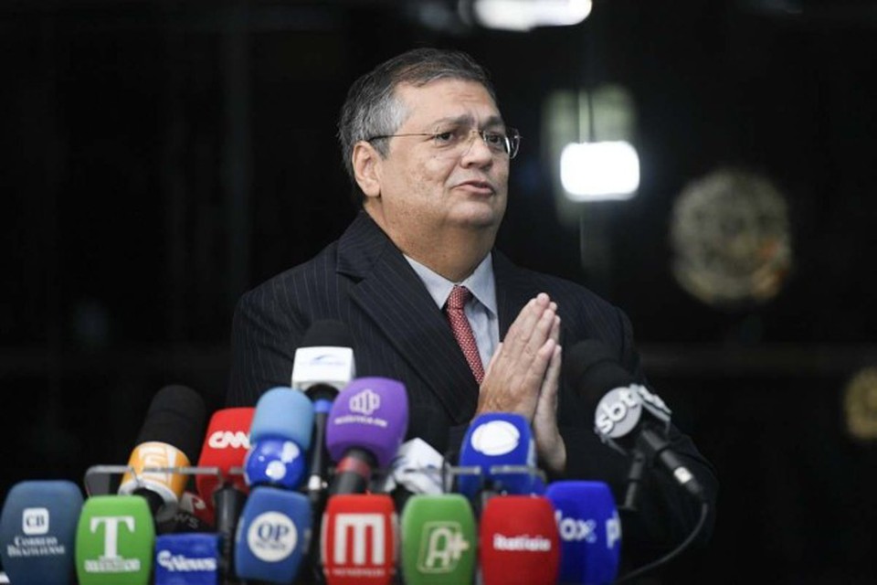 O ministro da Justia, Flvio Dino, concede entrevista coletiva sobre a expectativa em relao  sabatina na Comisso de Constituio e Justia (CCJ) para a vaga de ministro do Supremo Tribunal Federal (STF) (Crdito: Jefferson Rudy/Agncia Senado)