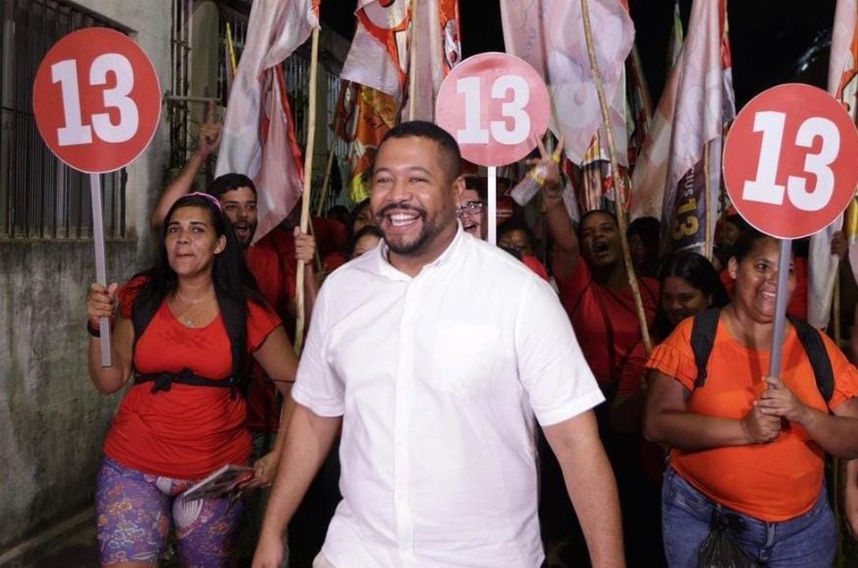 De acordo com a assessoria do candidato, houve um atraso de dois minutos e por isso Vinicius ficou de fora da discusso (Foto: Vinicius Castelo via Instagram)