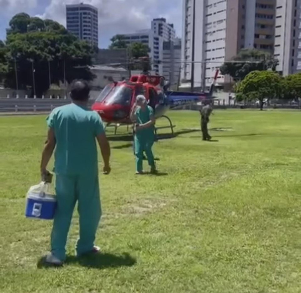 Corao foi transportado de helicptero e salvou uma vida  (Foto: Redes Sociais )
