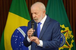 
Lula: "Tem muita gente gastando o que no tem, e ns achamos que isso tem que ser tratado como uma questo de dependncia" 